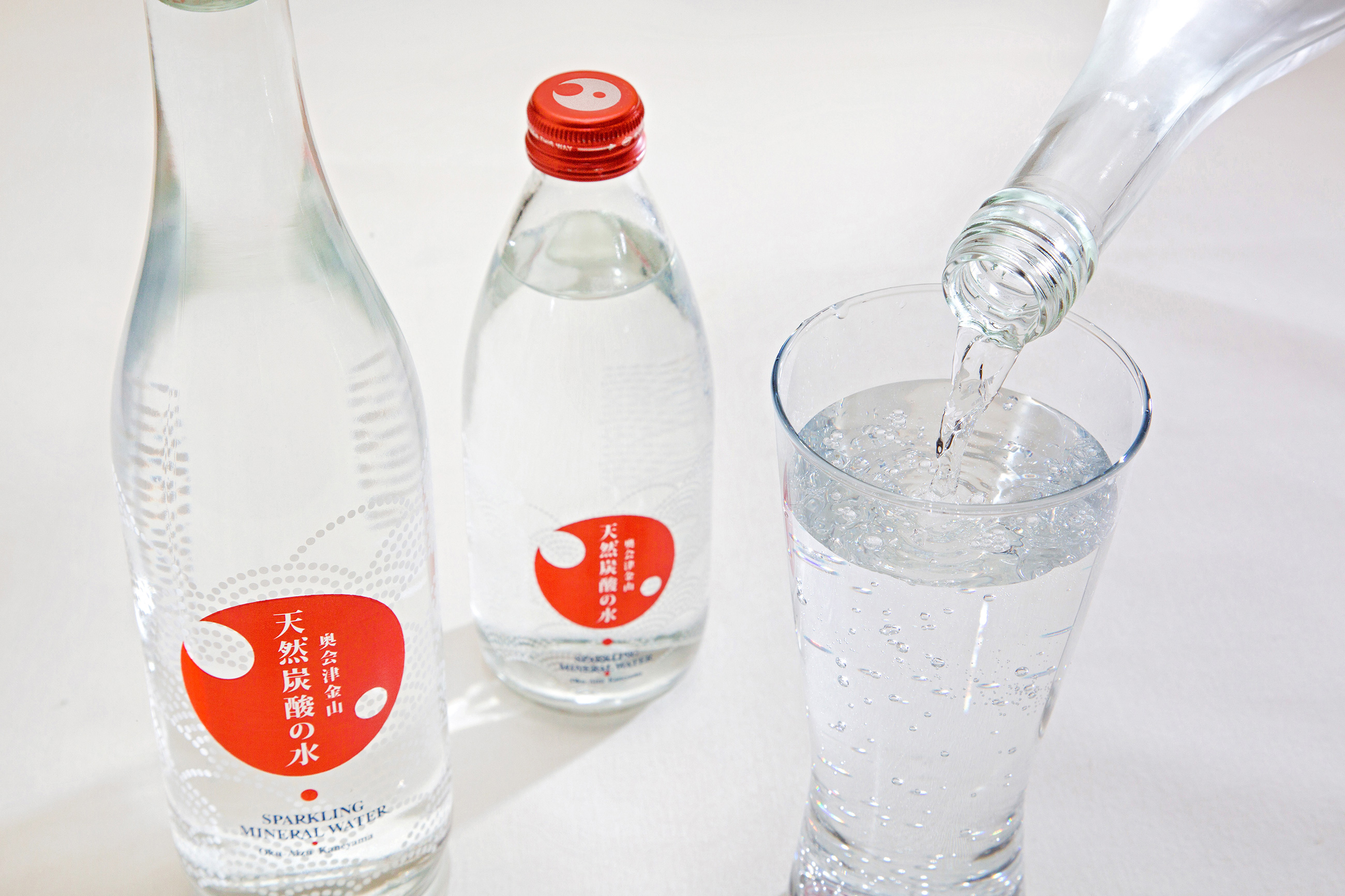 奥会津金山天然炭酸の水 350ml×30本 おいしい まとめ買い ペットボトル 受賞 高級 【56%OFF!】 ペットボトル