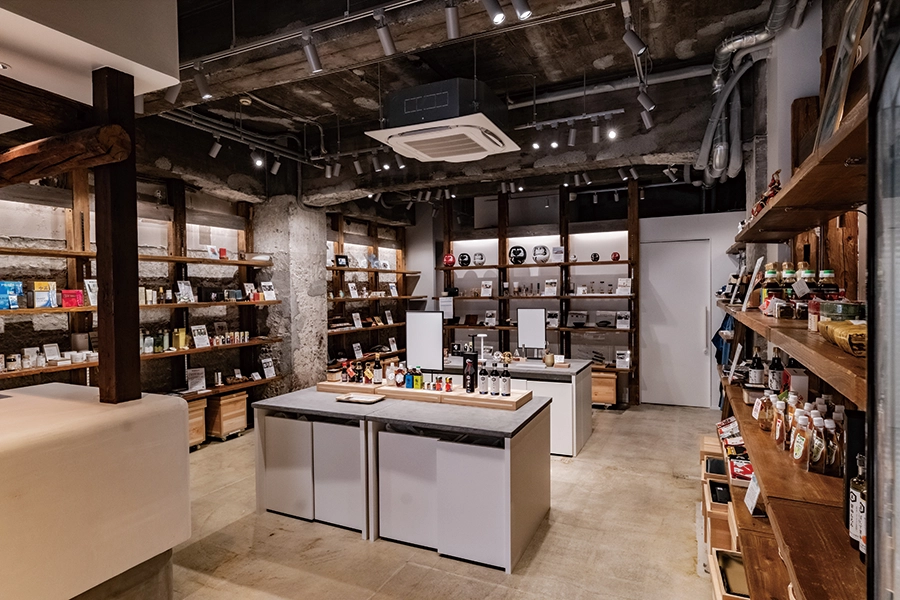 東京・浅草の路面店「ENGAWA ASKUSA」にて、1ヶ月間受賞記念特別展示・販売